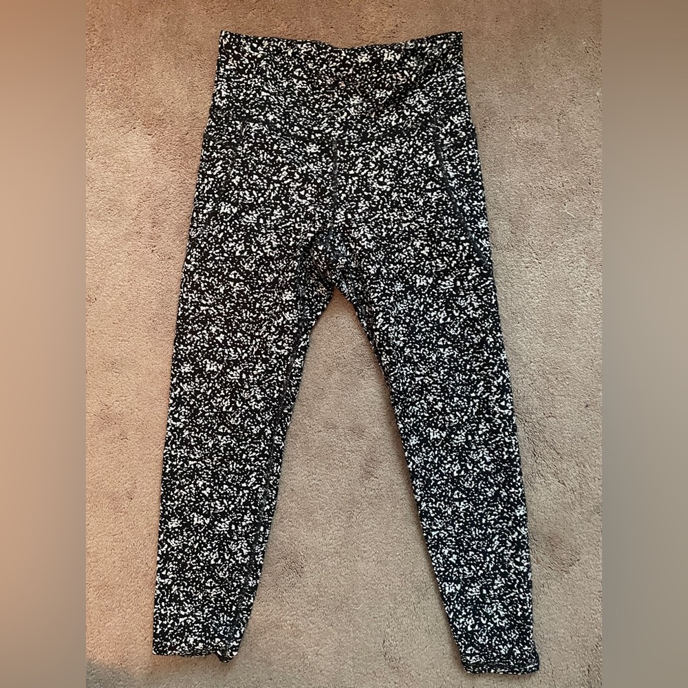 Workout leggins with a side pocket